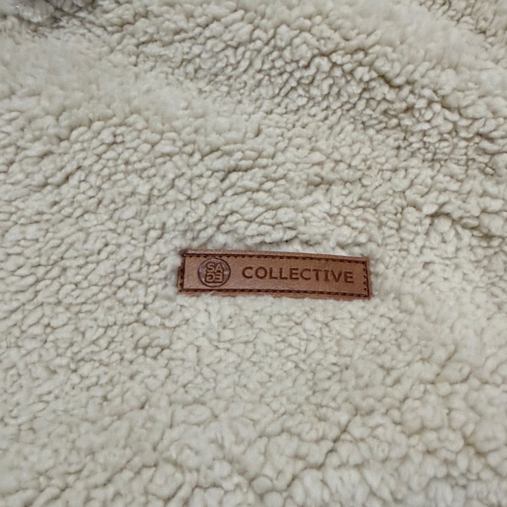 SAGE Collective Women's Cream Sherpa Vest - Picture 3 of 7